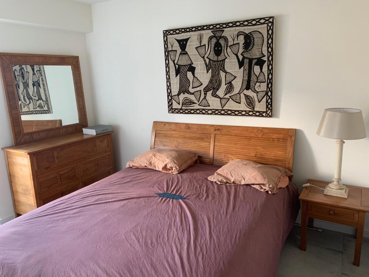Modern Apartment Ideally Located Портиман Экстерьер фото